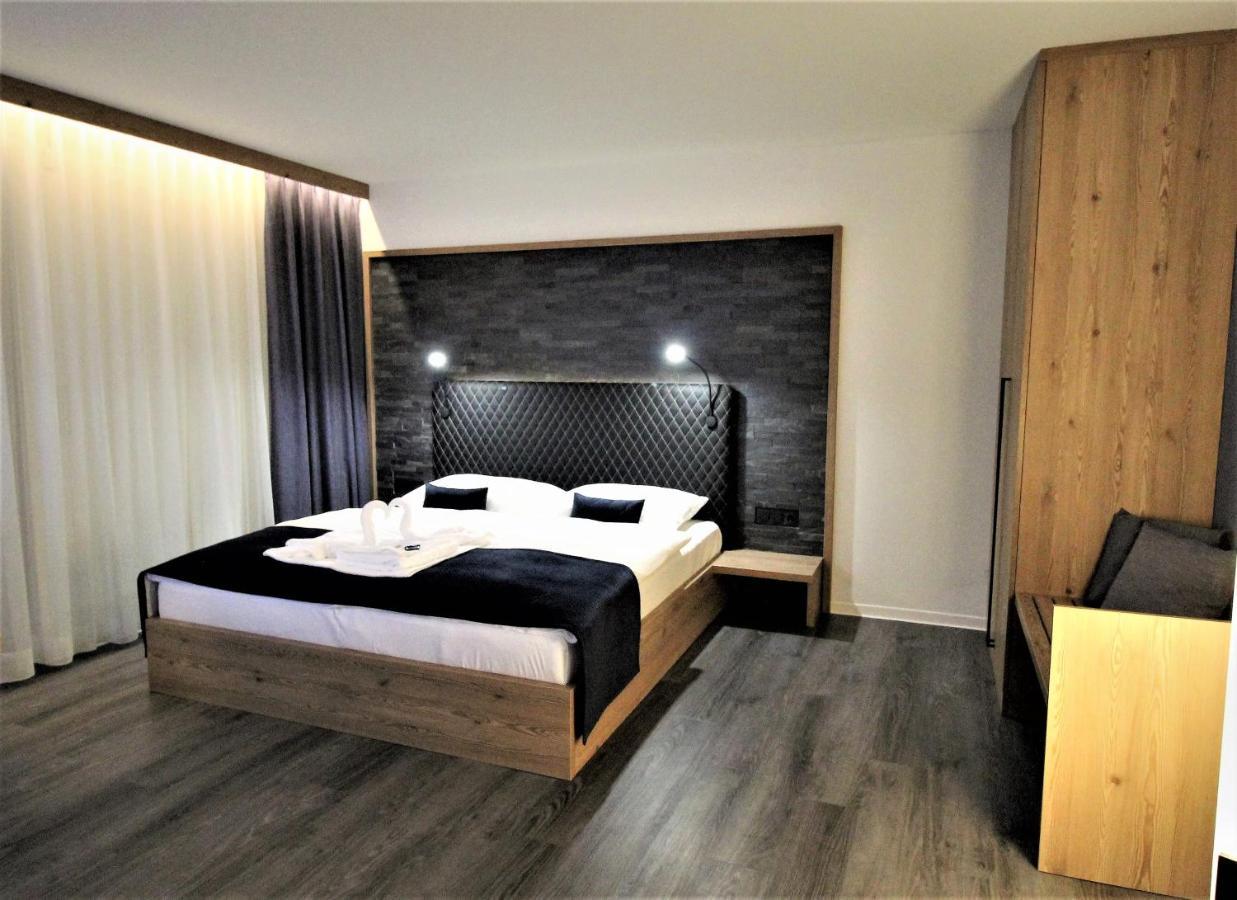 Art & Galerie Hotel Lenz Plauer See Fuenfseen Exterior foto